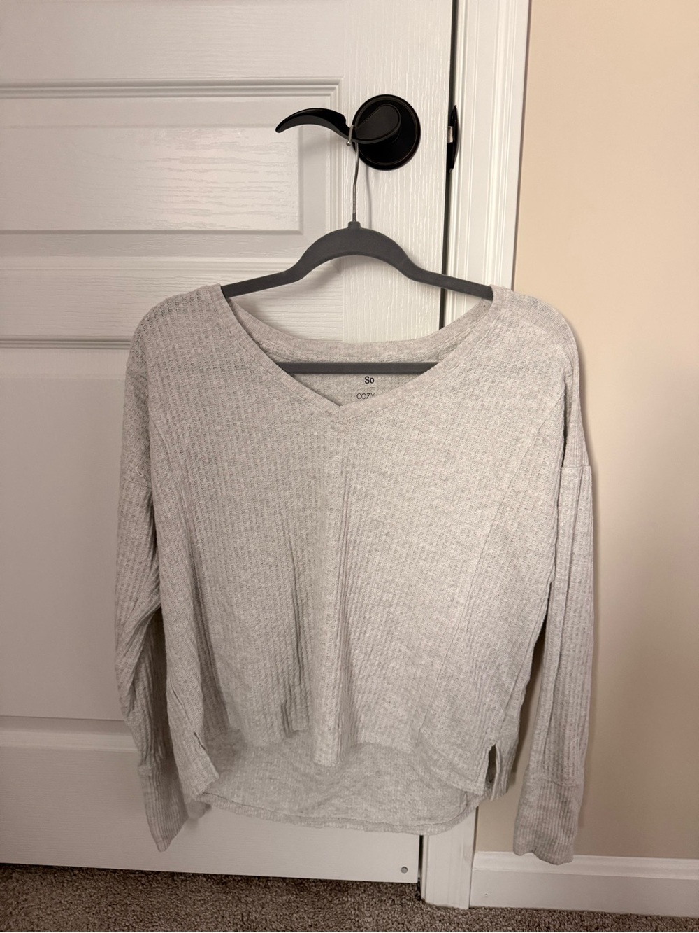 SO Light Gray Ribbed V-Neck Long Sleeve Tee